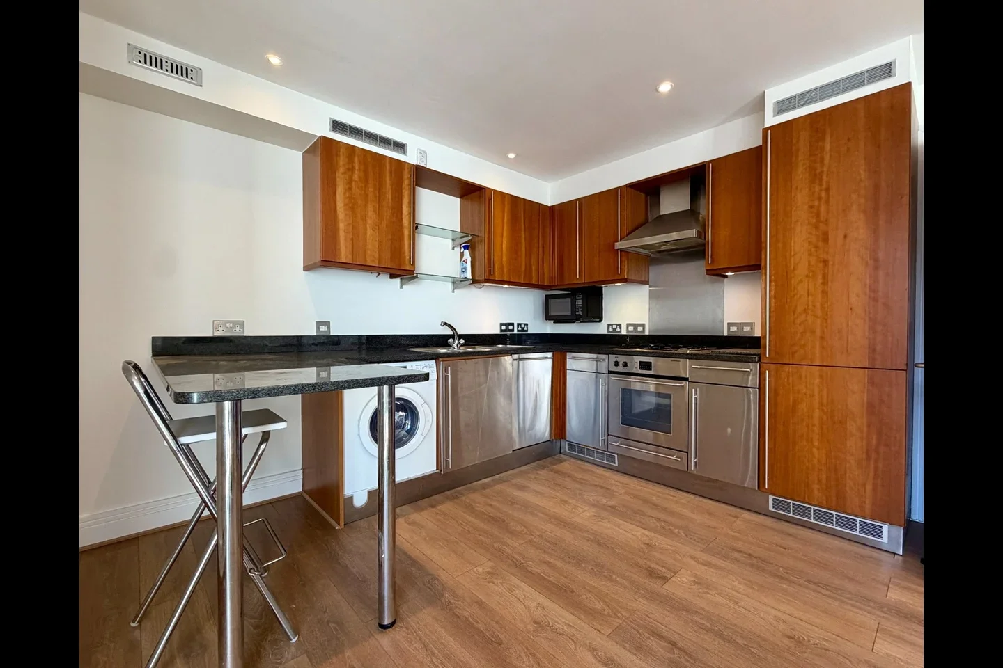 Flat Bourchier Street in City of Westminster