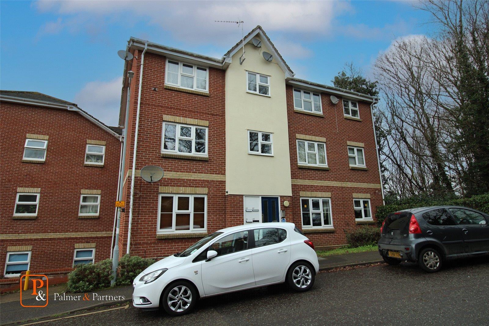 Flat Finbars Walk in Ipswich