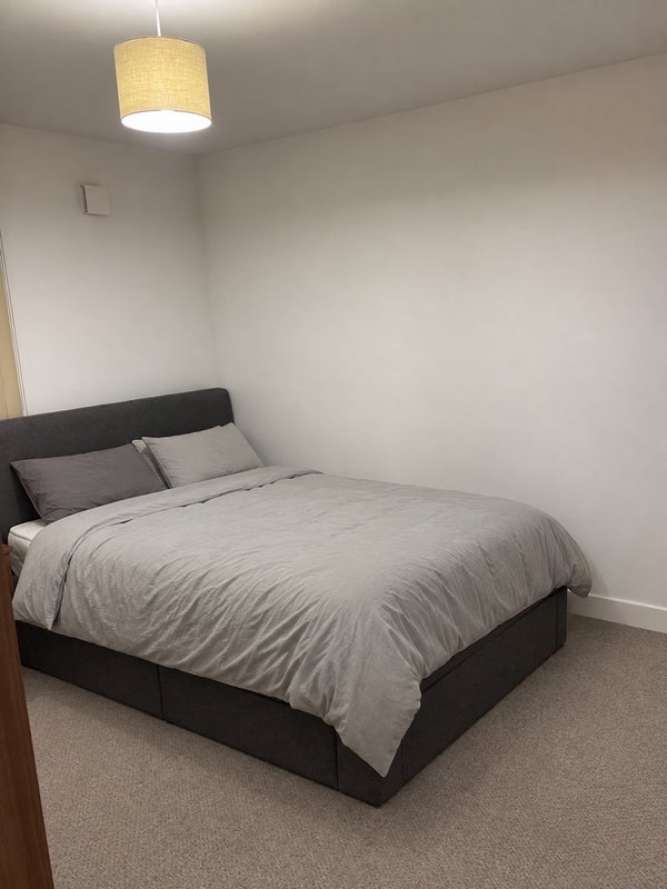 Room High Street in Greater London