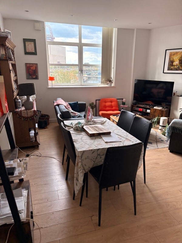 Room High Street in Greater London