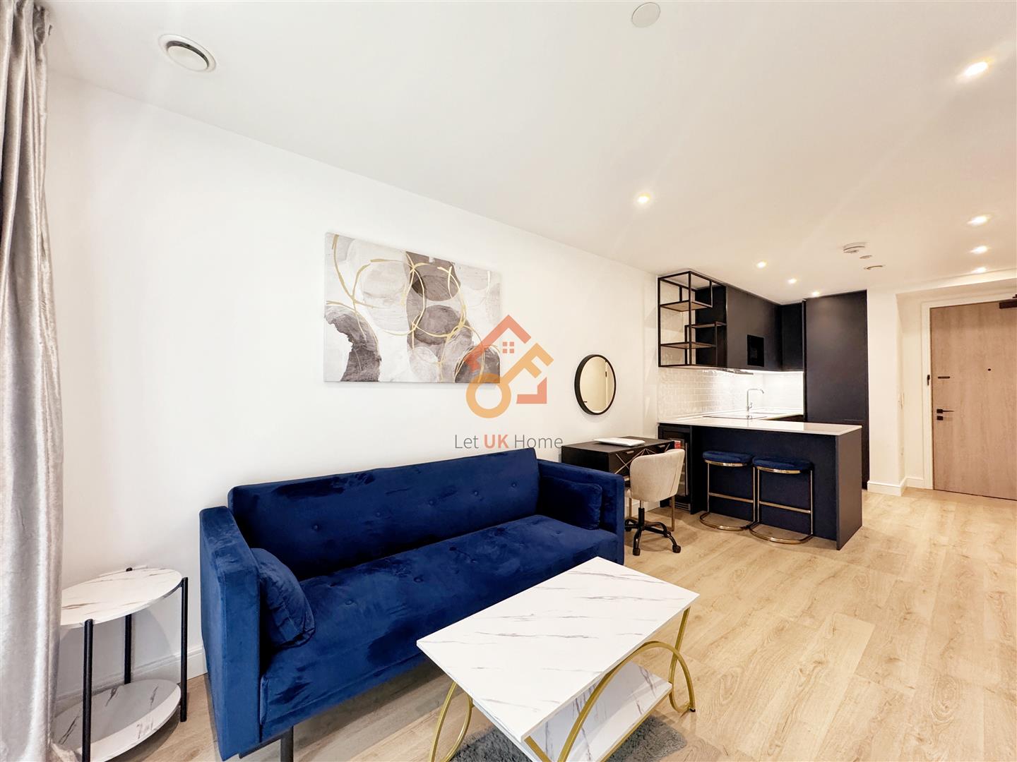 Flat Beresford Avenue in Greater London