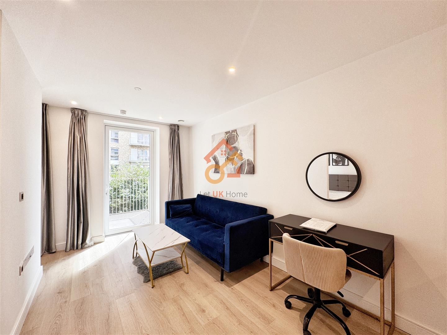 Flat Beresford Avenue in Greater London
