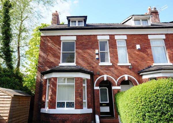 Flat Warwick Avenue in Manchester