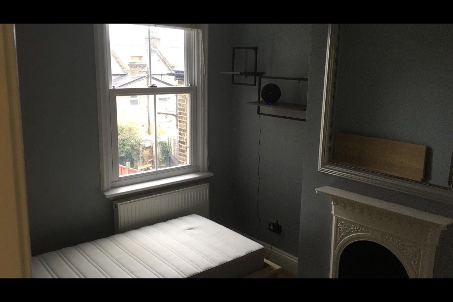 Room Sandown Road in Greater London