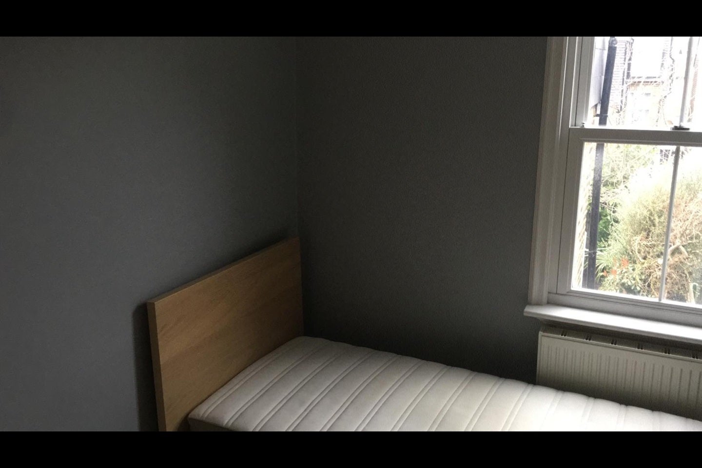 Room Sandown Road in Greater London