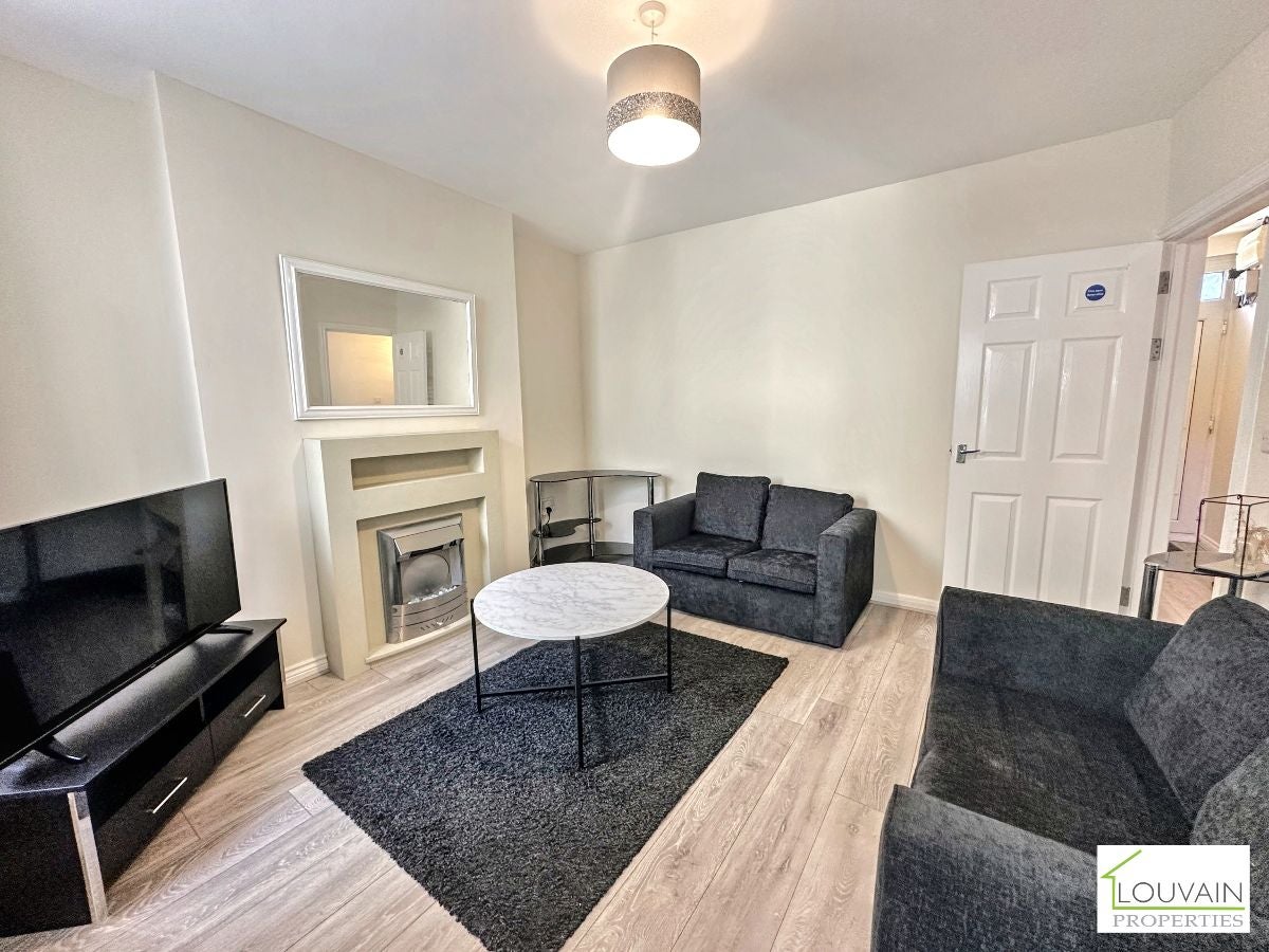 Room King Street in Cwm