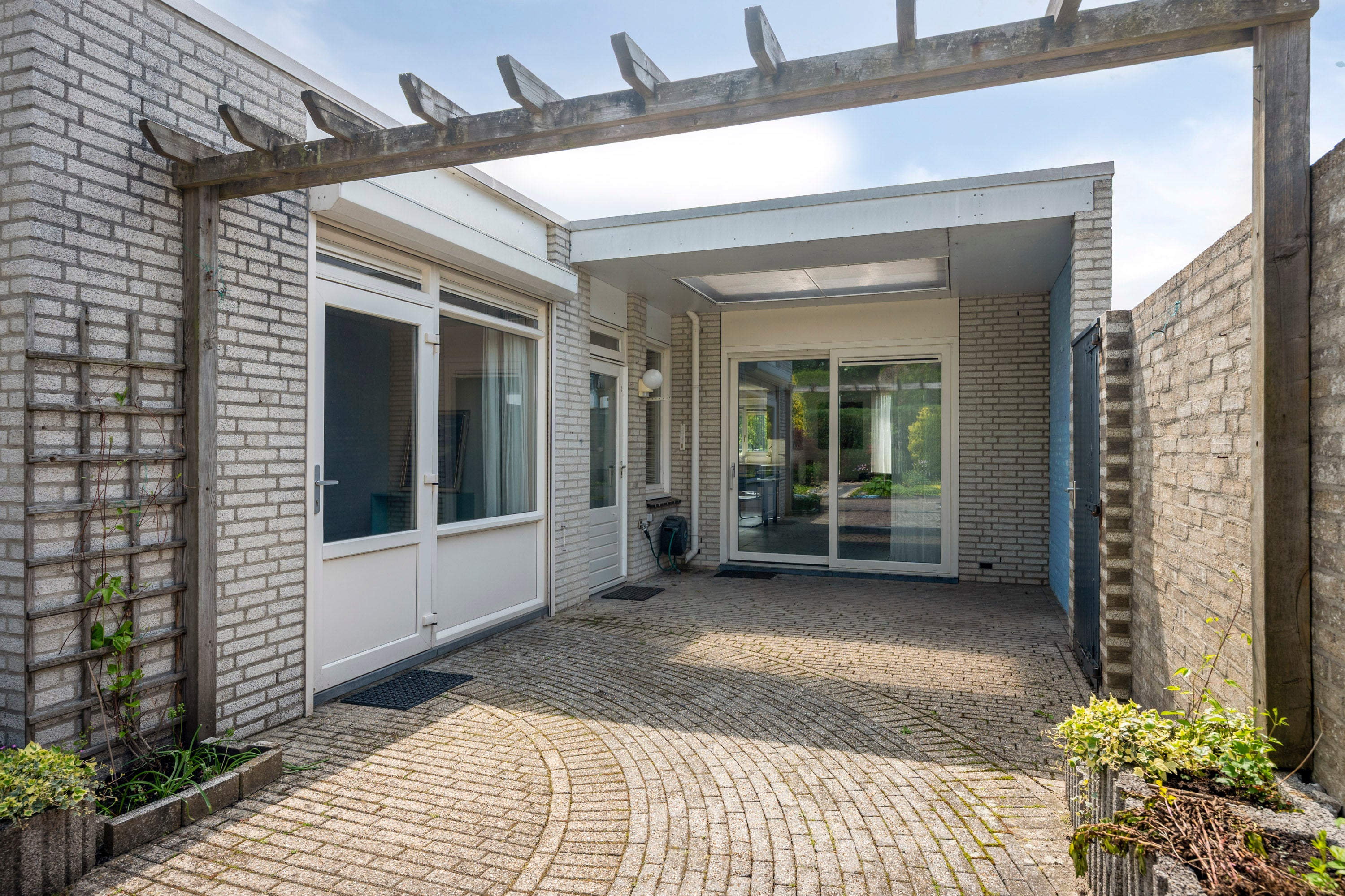 Twee-onder-één-kap te koop: Fortunapark 8, Geleen