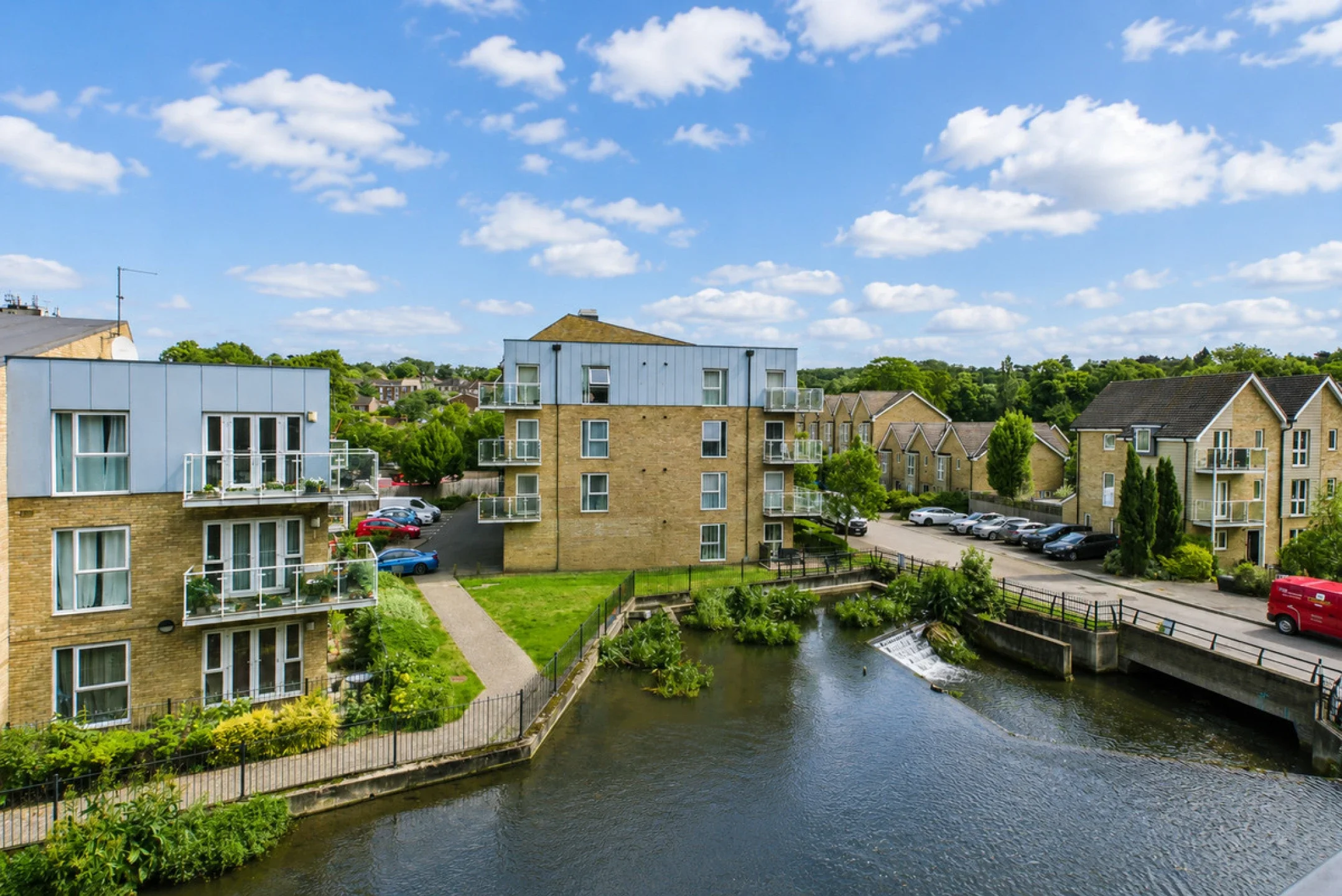 Flat Croxley Road in Dacorum
