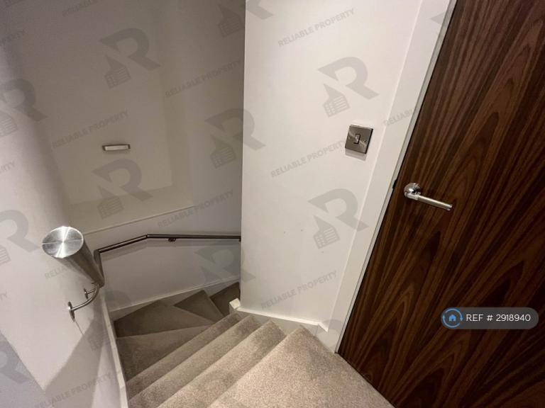 Flat Ordsall Lane in Salford