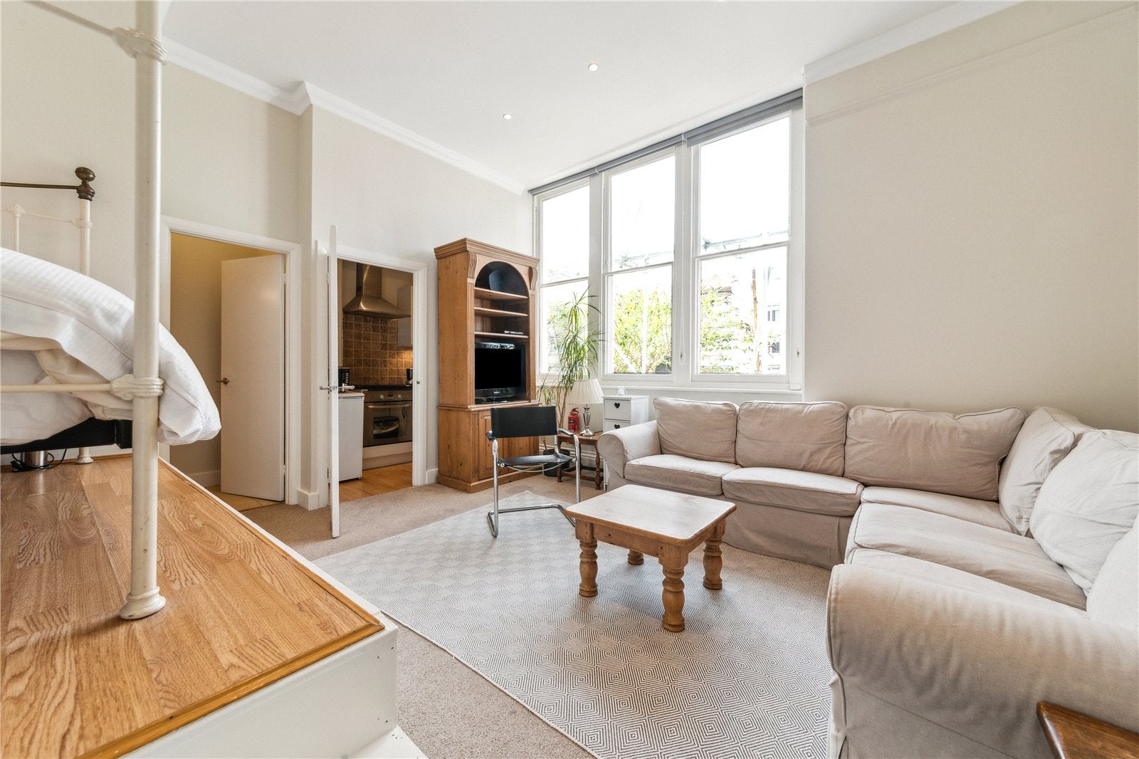 Flat Victoria Rise in Greater London