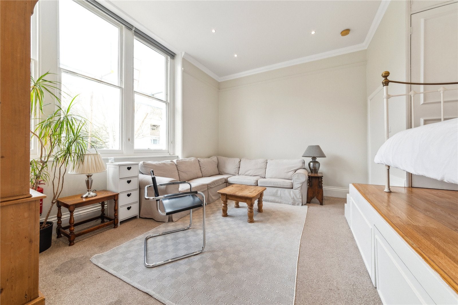 Flat Victoria Rise in Greater London