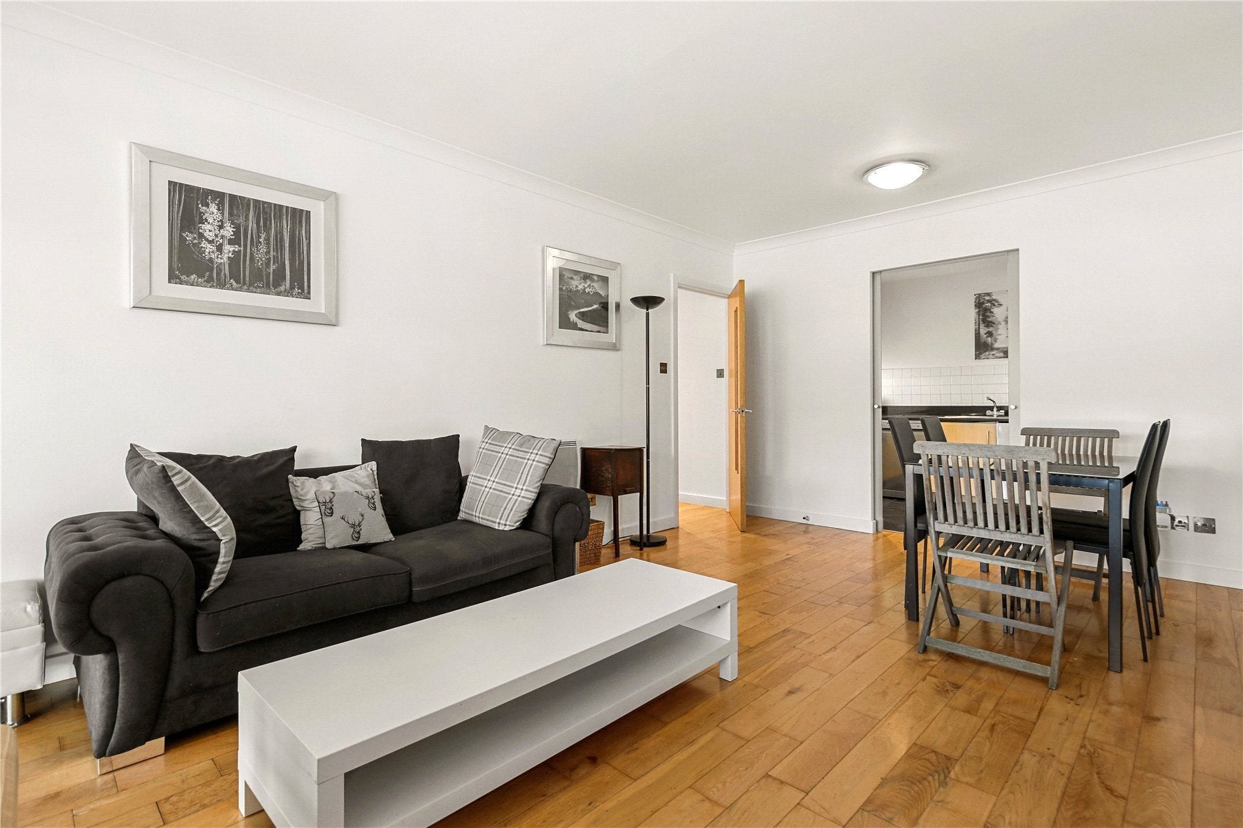 Flat Boardwalk Place in Greater London