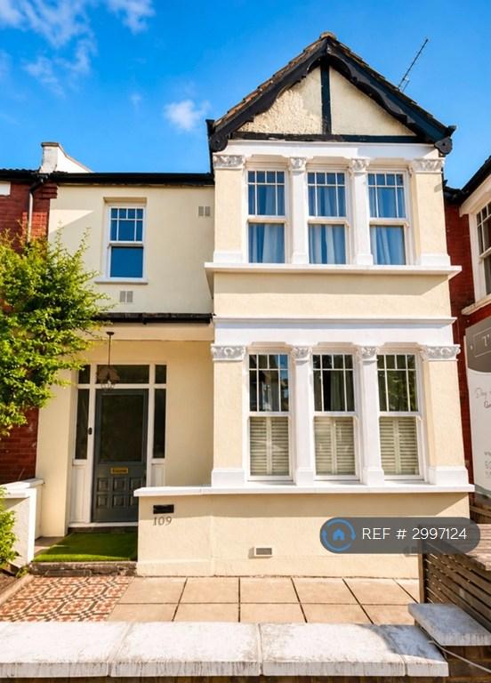 House Vaughan Road in Greater London