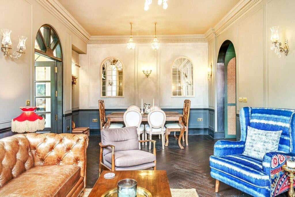 Flat Wetherby Gardens in Greater London