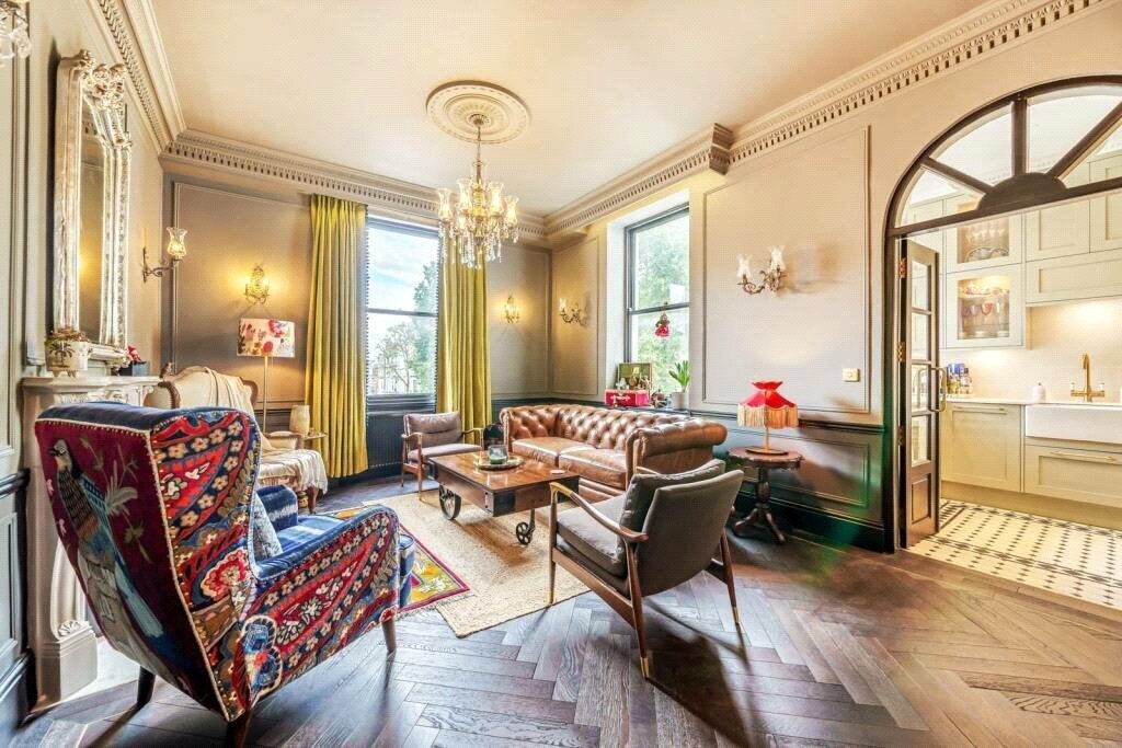 Flat Wetherby Gardens in Greater London