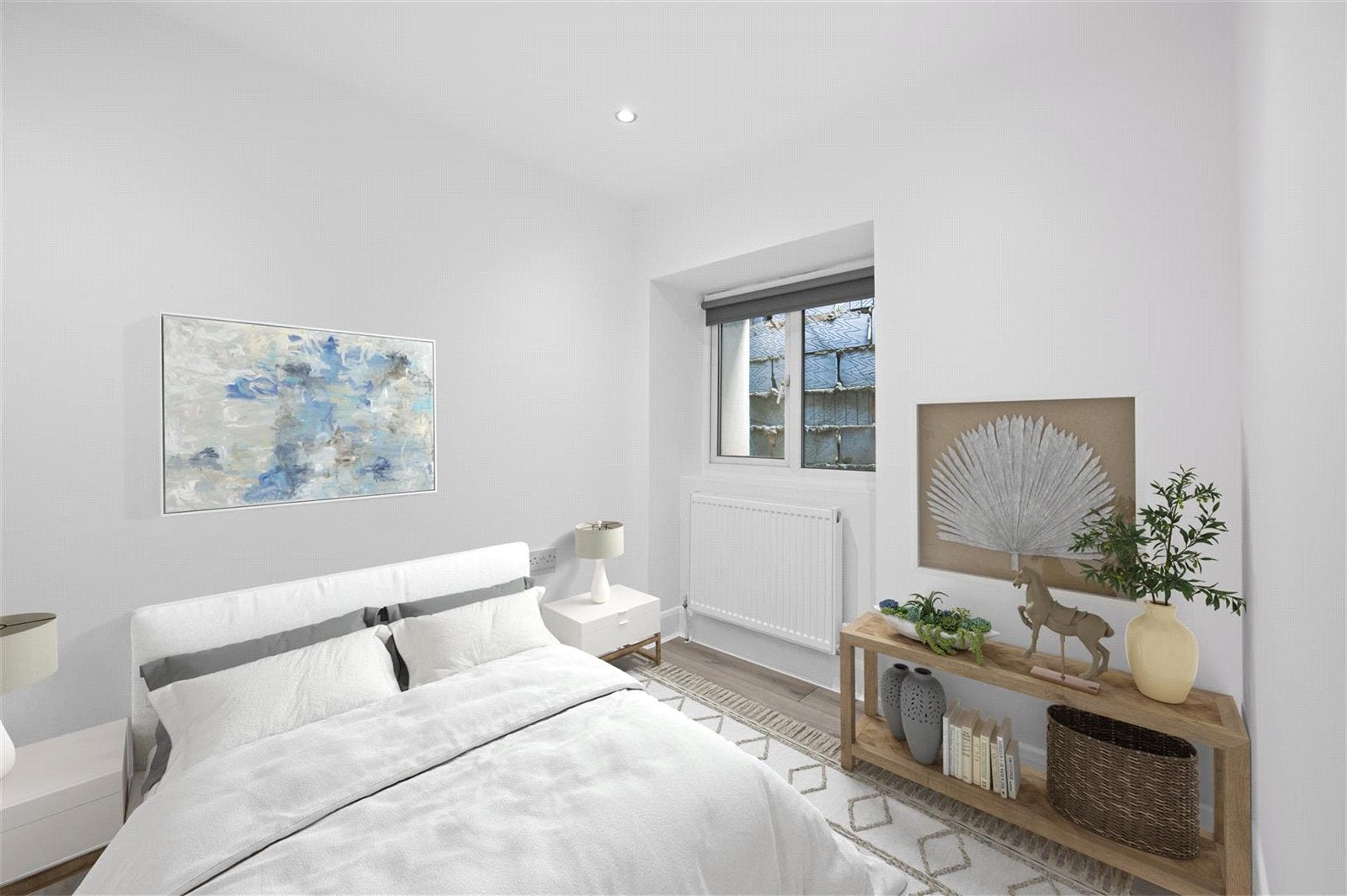 Flat Gleneldon Road in Greater London