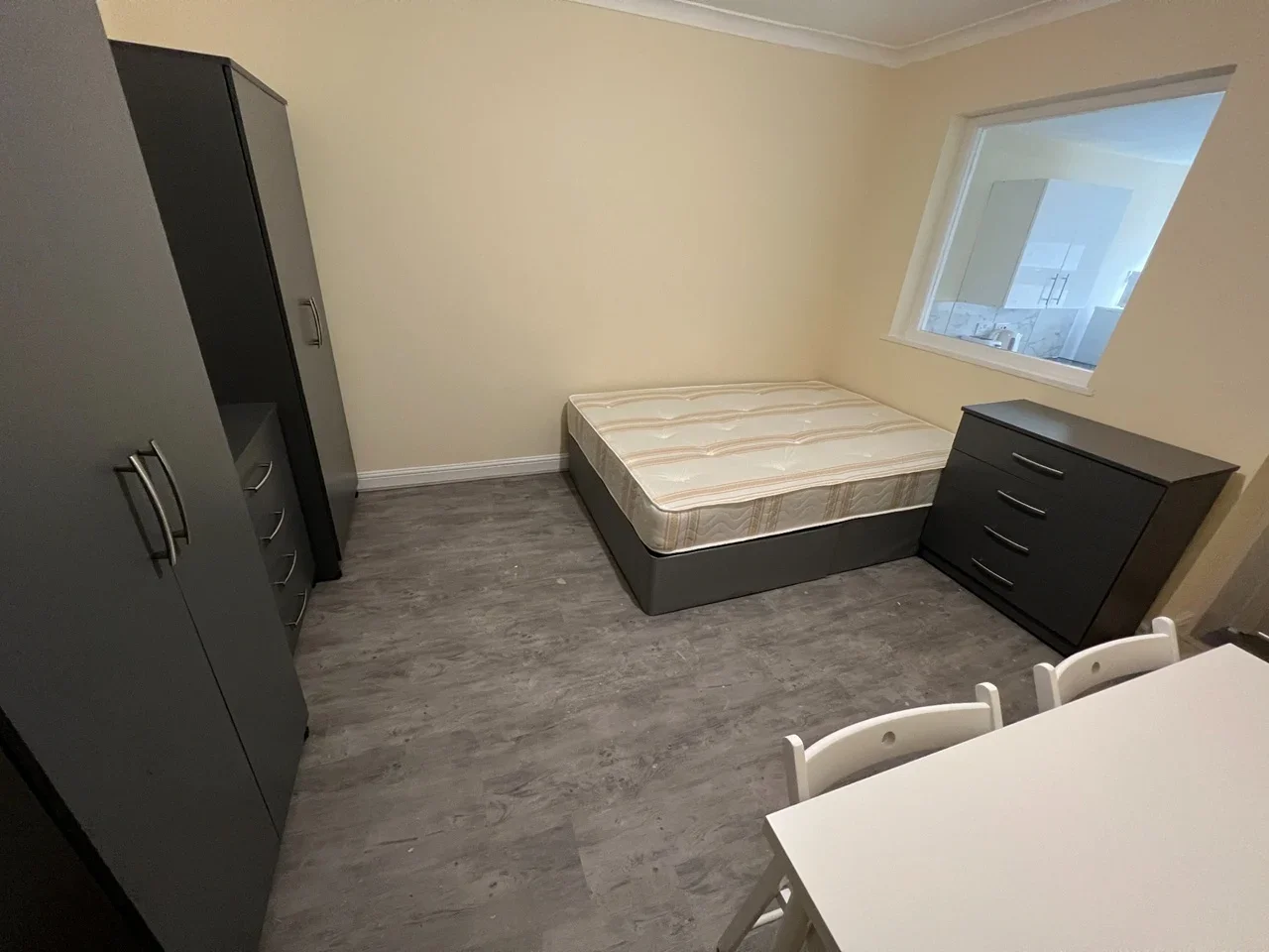Flat Tokyngton Avenue in Greater London