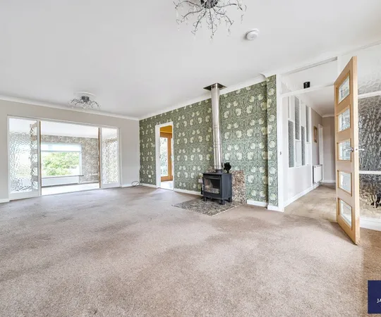 Flat Brownshill in Maulden