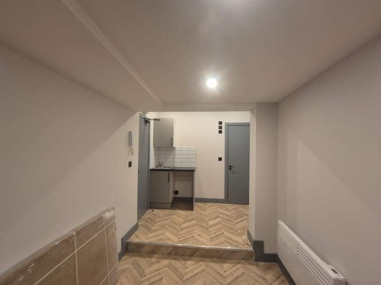 Flat Fordel Road in Greater London