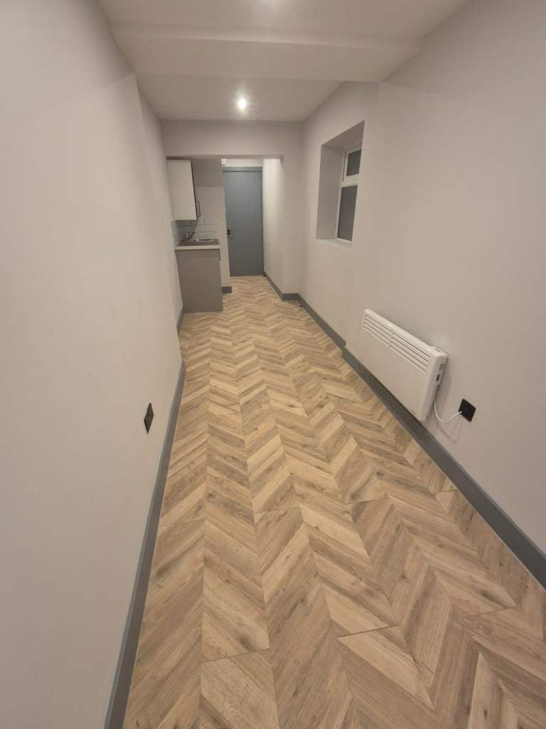 Flat Fordel Road in Greater London