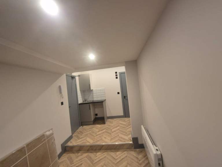 Flat Fordel Road in Greater London
