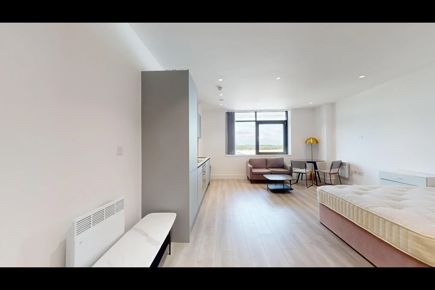 Flat Great West Road in Greater London