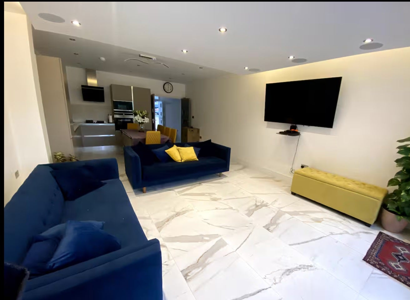 House Rundell Crescent in Greater London
