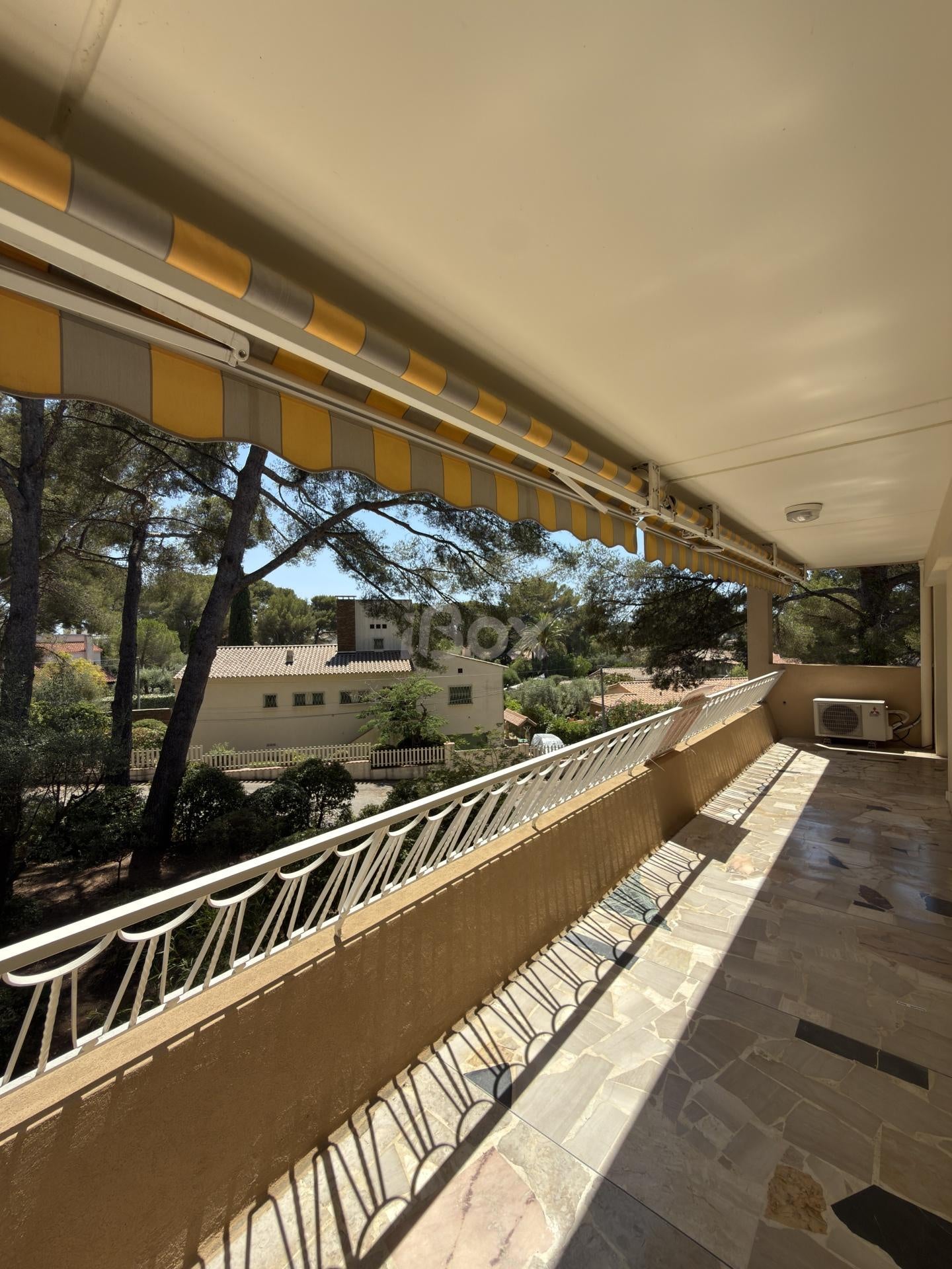 Appartement Avenue du Val d'Azur à Sanary-sur-Mer