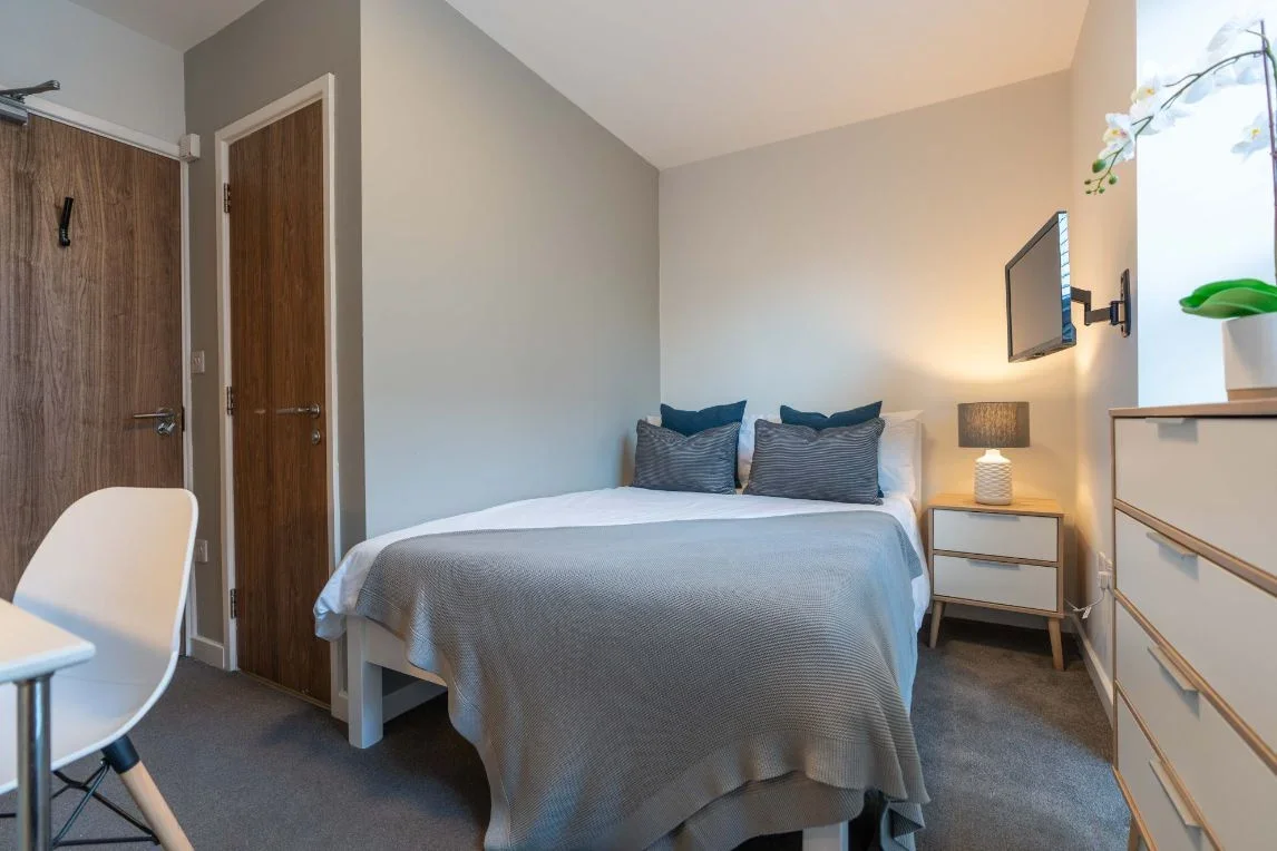 Flat Jesmond Road in Newcastle upon Tyne