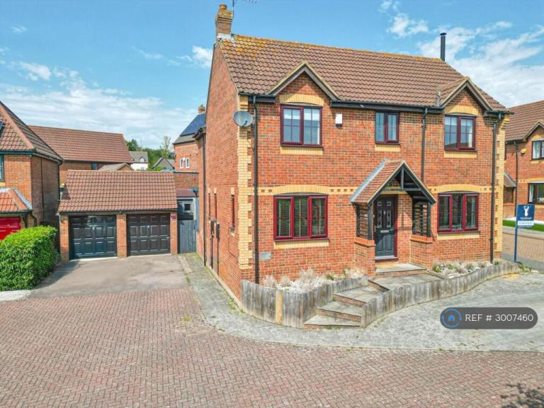 House Plantation Place in Milton Keynes