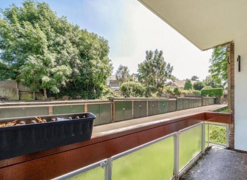 Flat Friern Road in Greater London