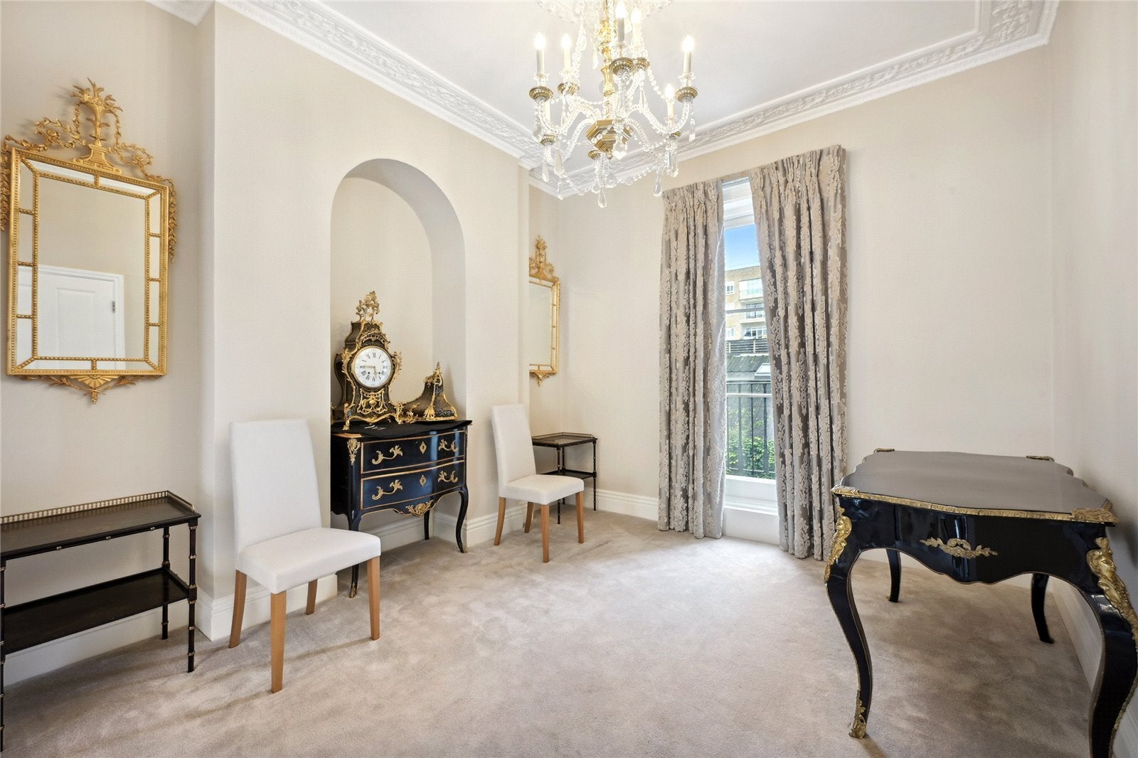 House Chester Row in City of Westminster
