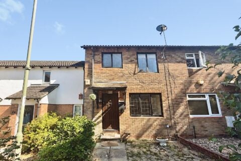 House Beecham Berry in Basingstoke and Deane