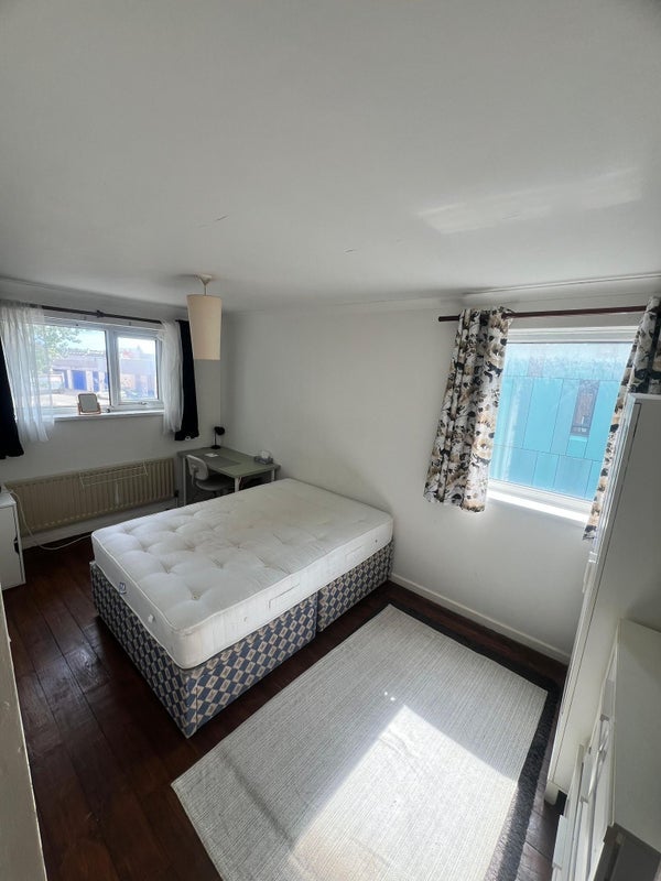 Room Clarence Street in Newcastle upon Tyne