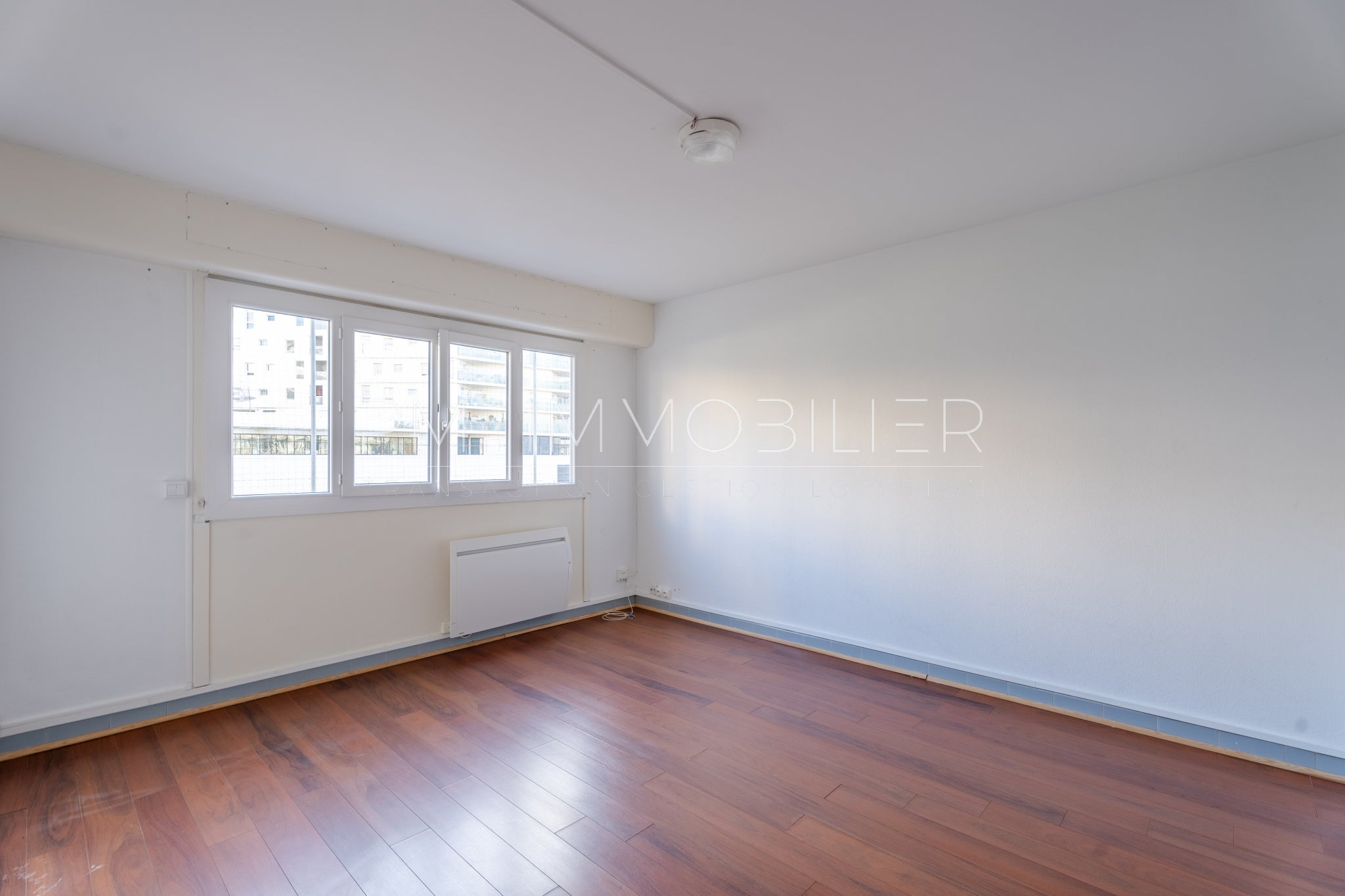 Flat Rue Jules Moulet in Marseille