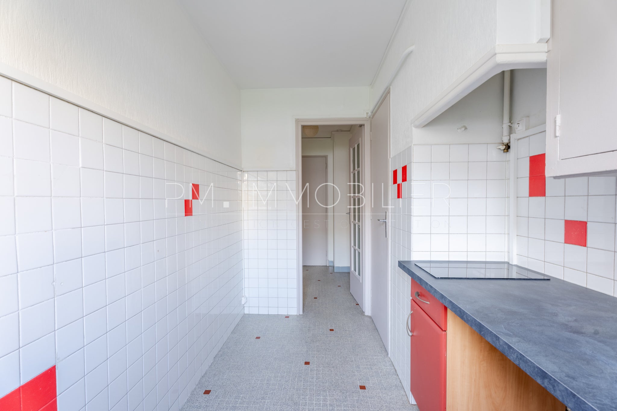 Flat Rue Jules Moulet in Marseille