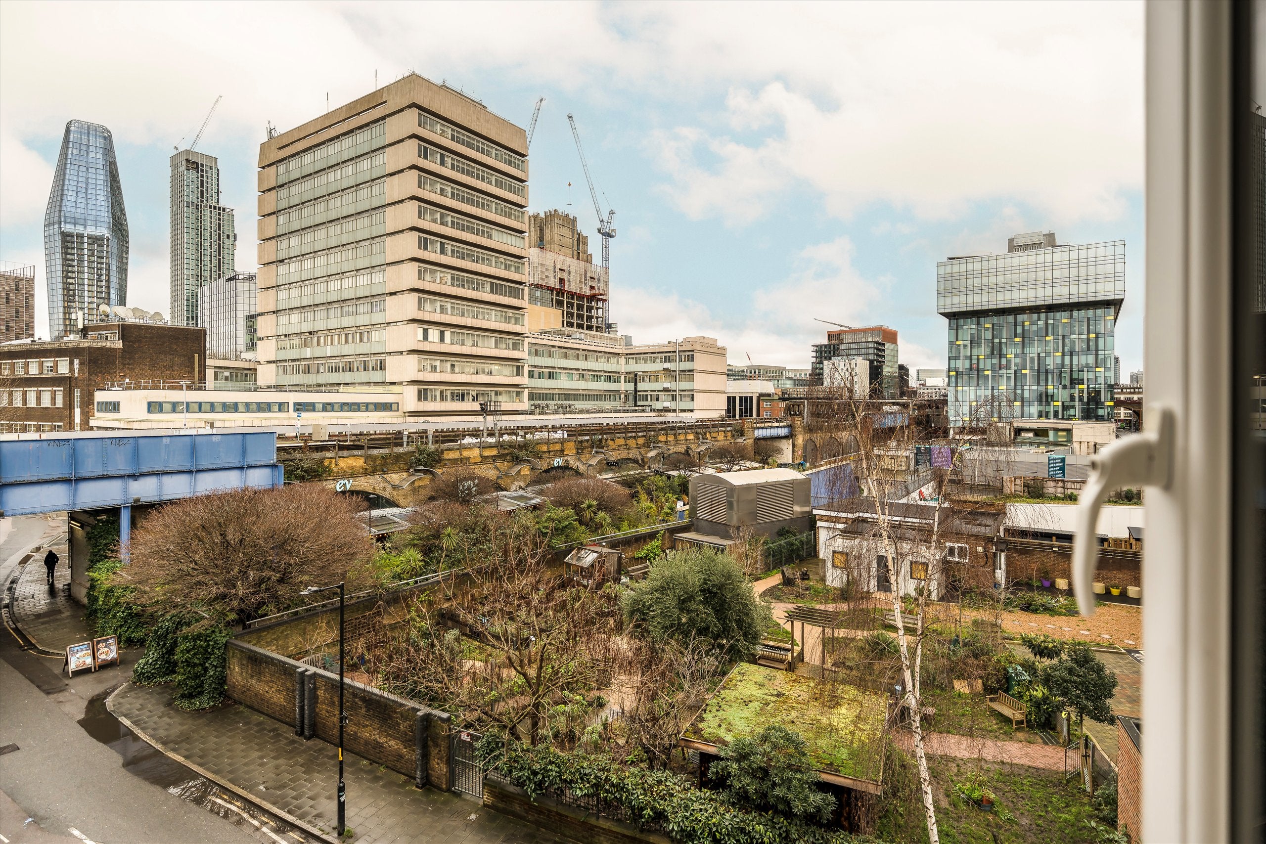 Flat Hatfields in Greater London