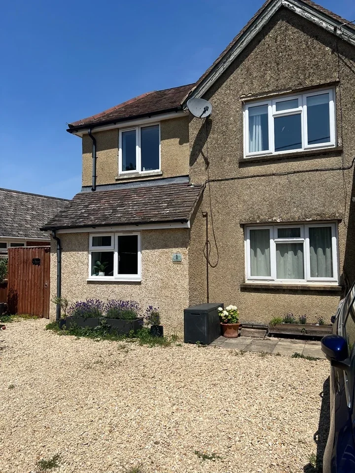Flat Thame Road in South Oxfordshire