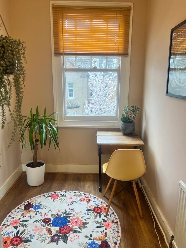 Room Dinsdale Road in Greater London