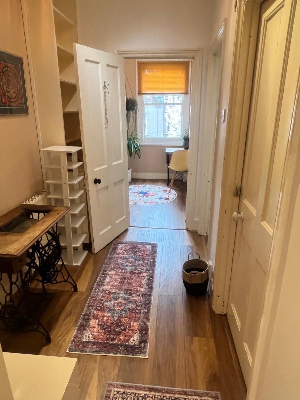 Room Dinsdale Road in Greater London