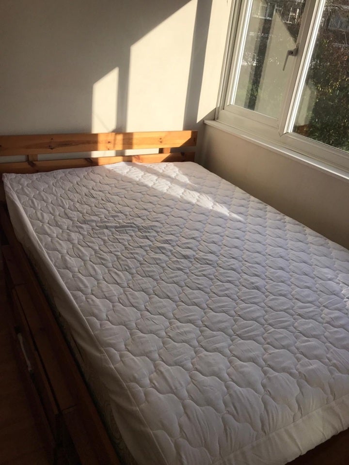 Room Belvoir Close in Greater London