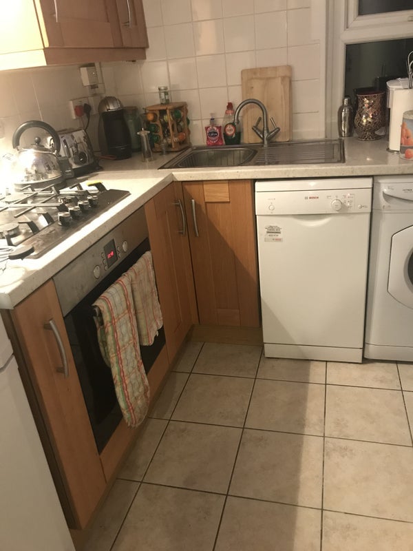 Room Darwin Road in Greater London