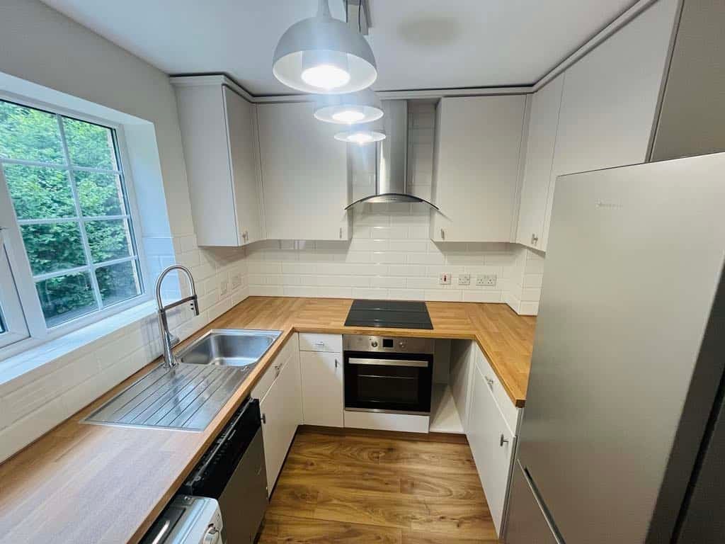 Flat Lamtarra Way in Greenham