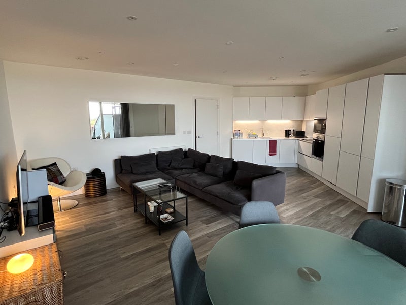 Flat Scena Way in Greater London