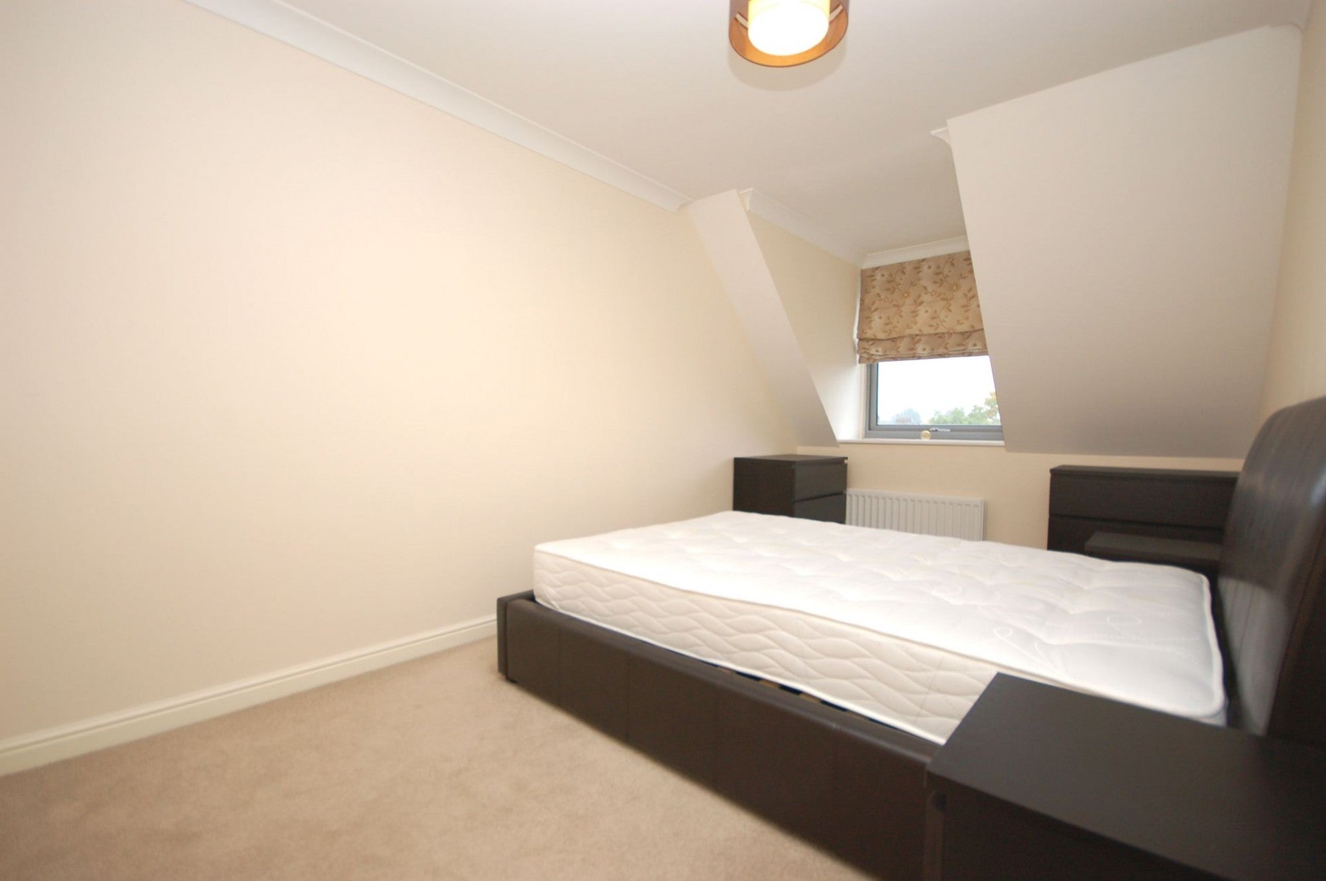 Flat Whippendell Road in Watford