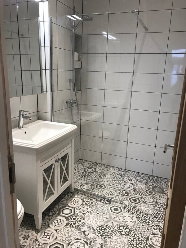Room Heyford Road in Greater London