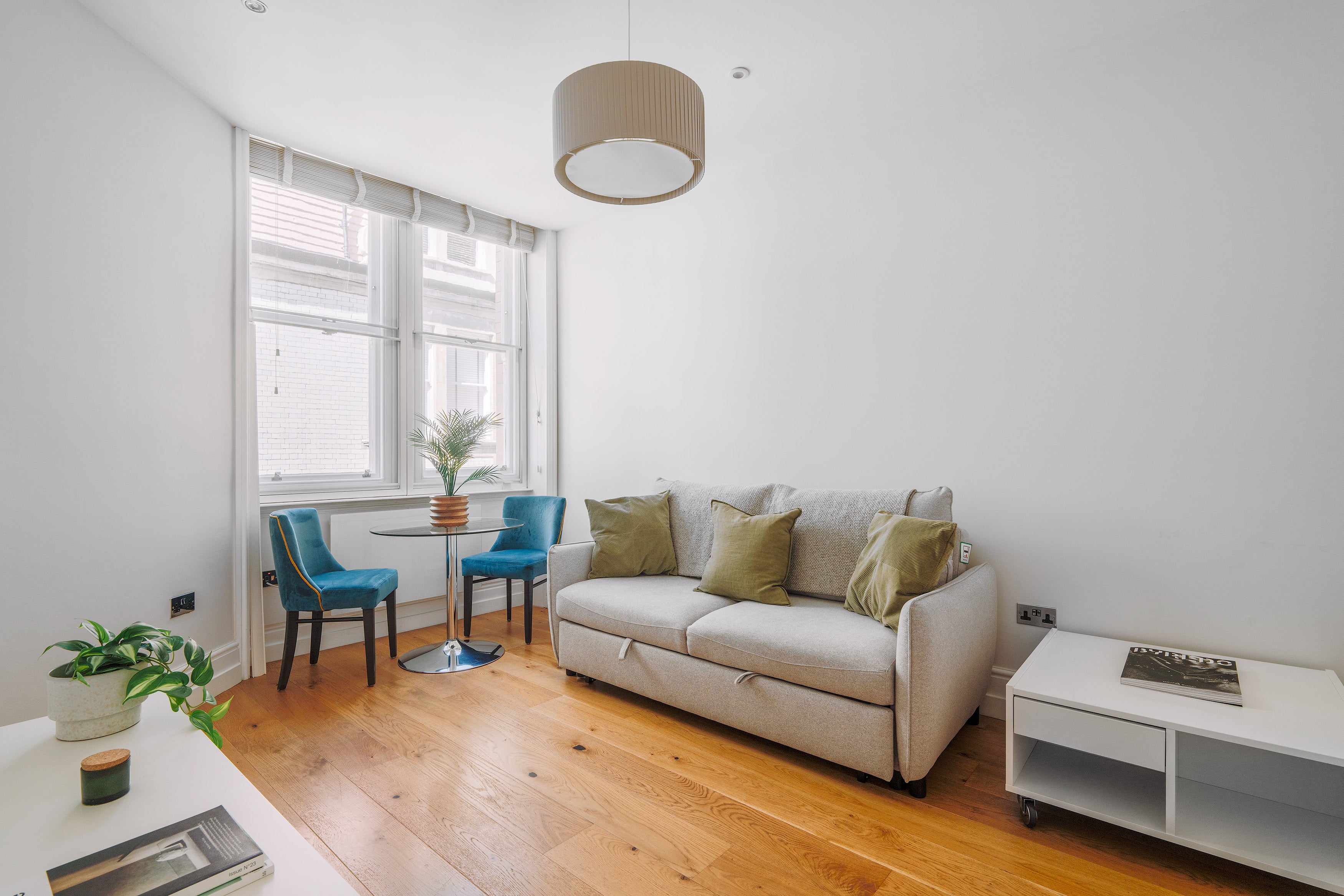 Flat Charing Cross Road in City of Westminster