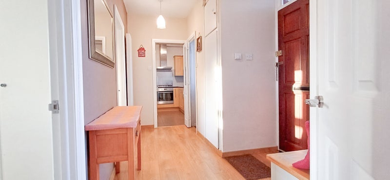 Flat Albert Drive in Greater London