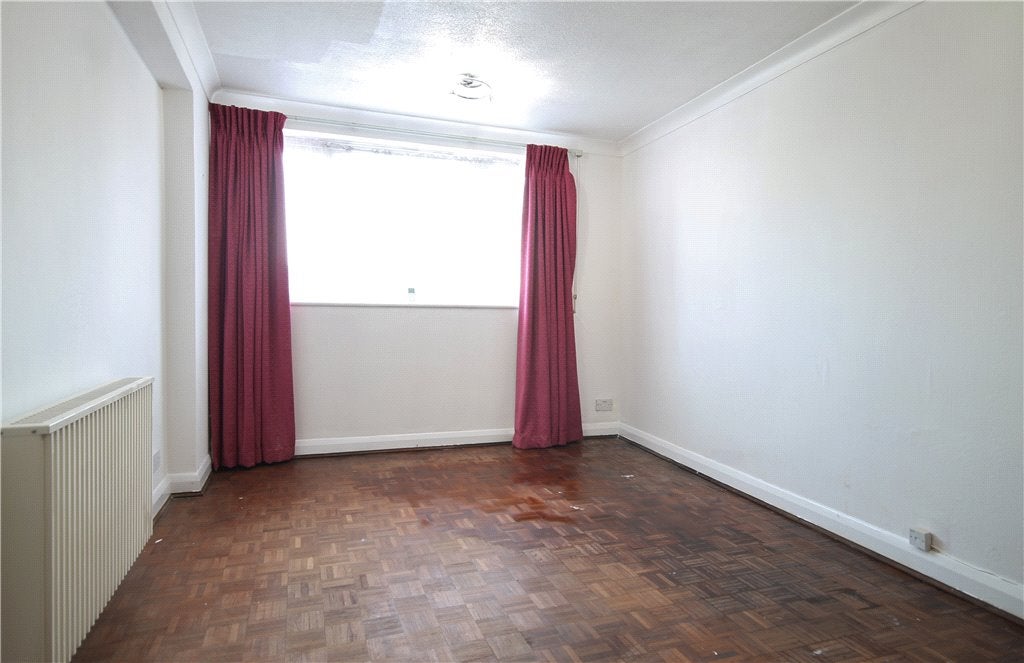 Flat Golf Road in Greater London