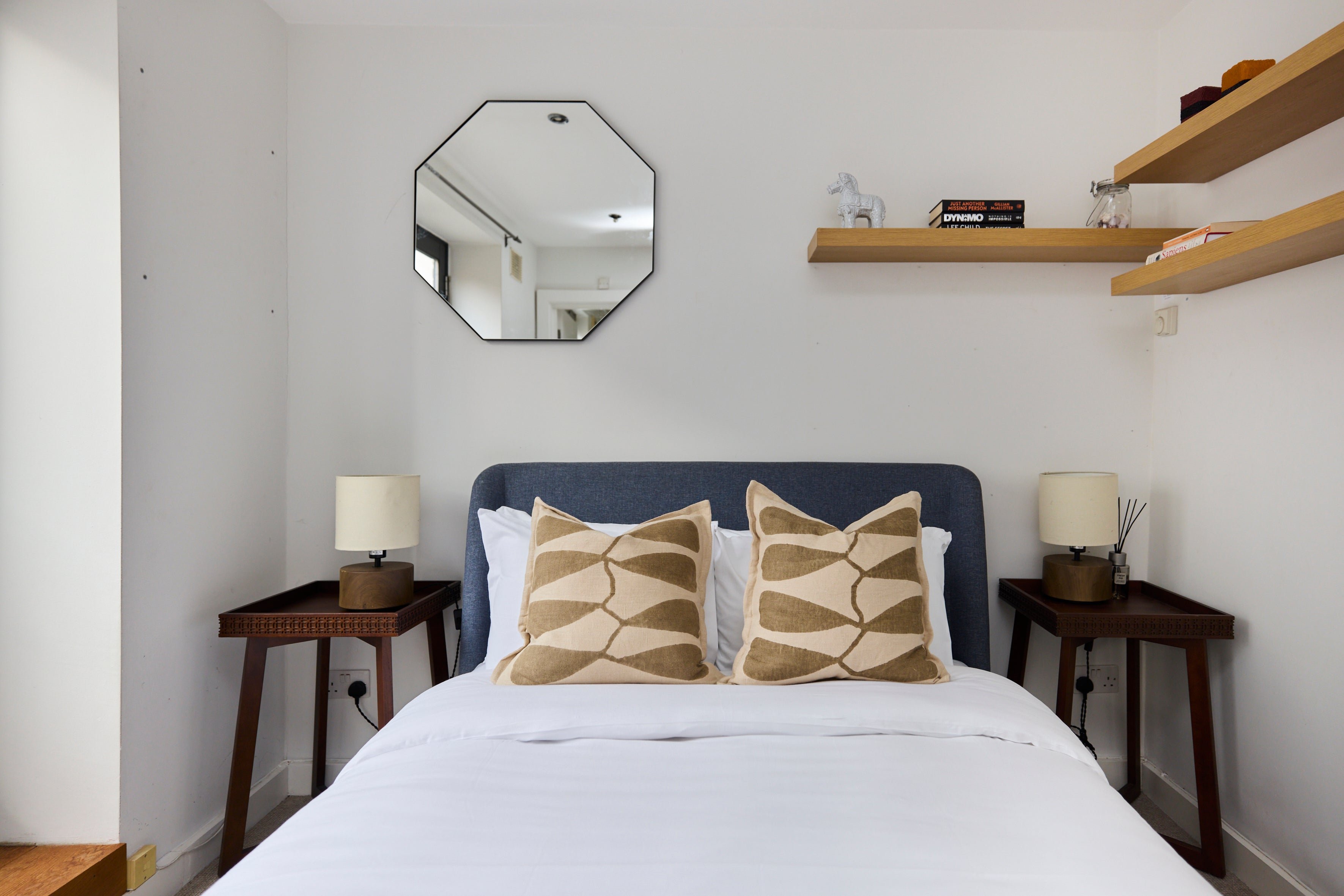 Flat Turville Street in Greater London
